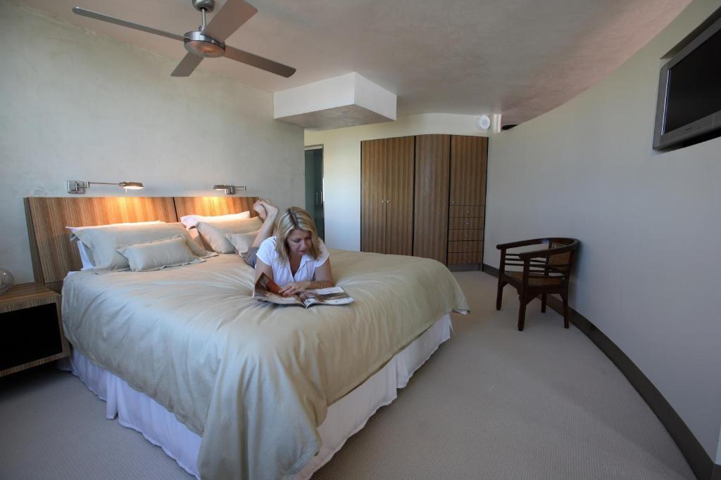 Peninsular Beachfront Resort Мулулаба Стая снимка